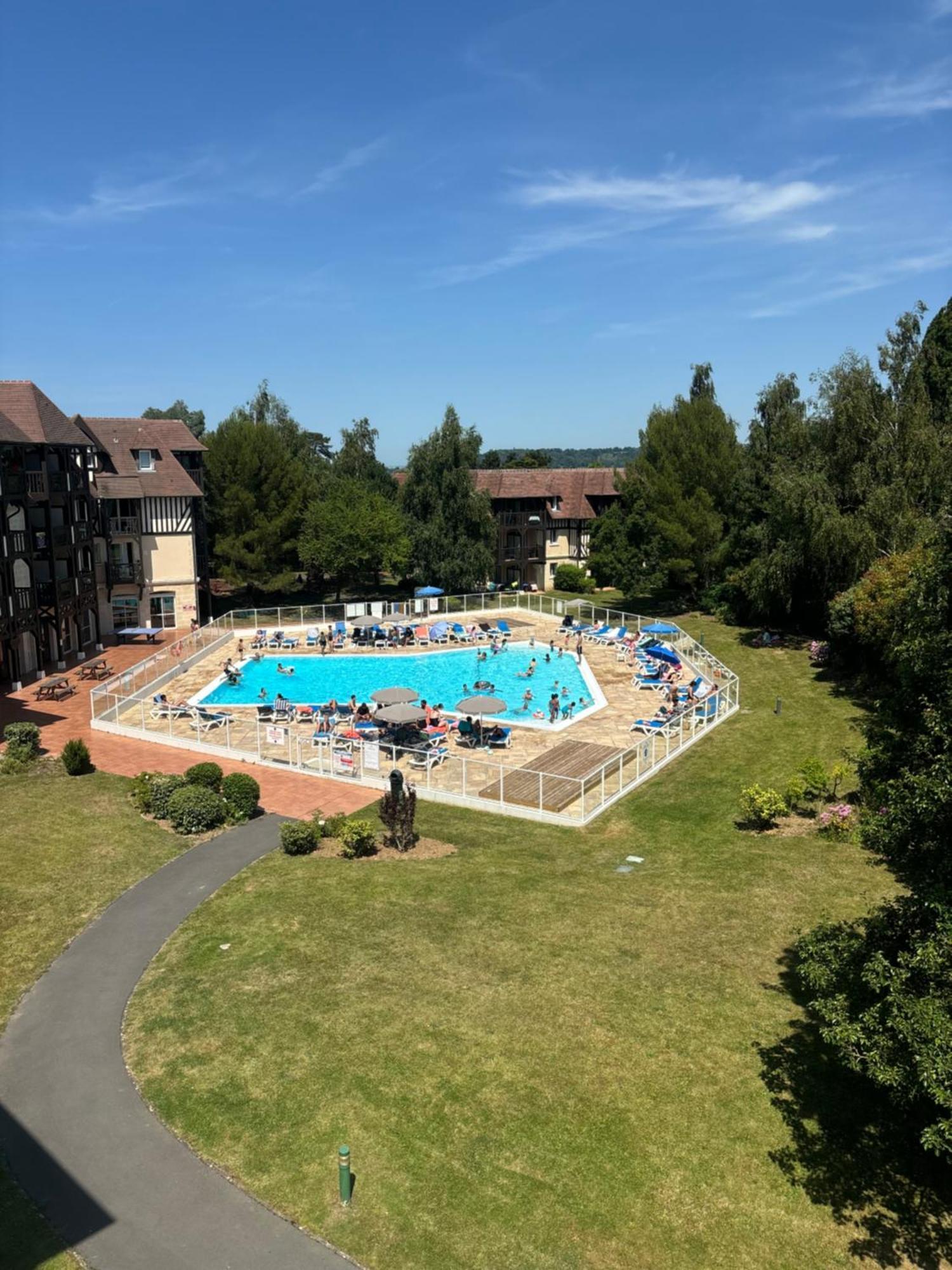 Apartment Petit Golf Privee Piscine Chauffee Deauville